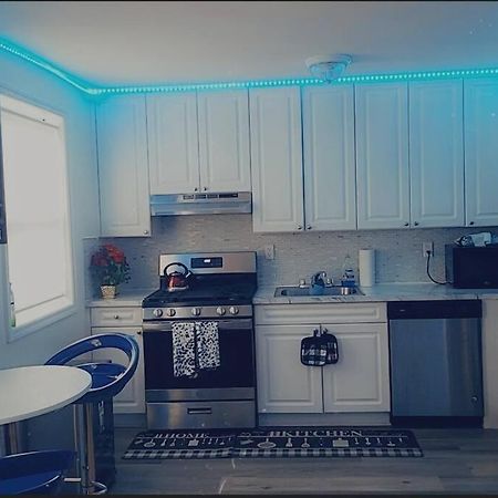 Townhouse Apartment In Oakland Gardens New York Dış mekan fotoğraf